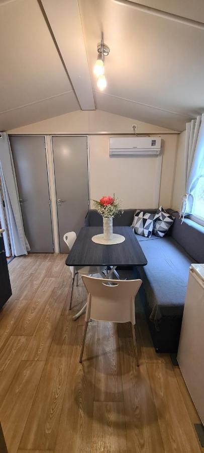 Mobile Home Shelbox Biograd Na Moru Exterior foto